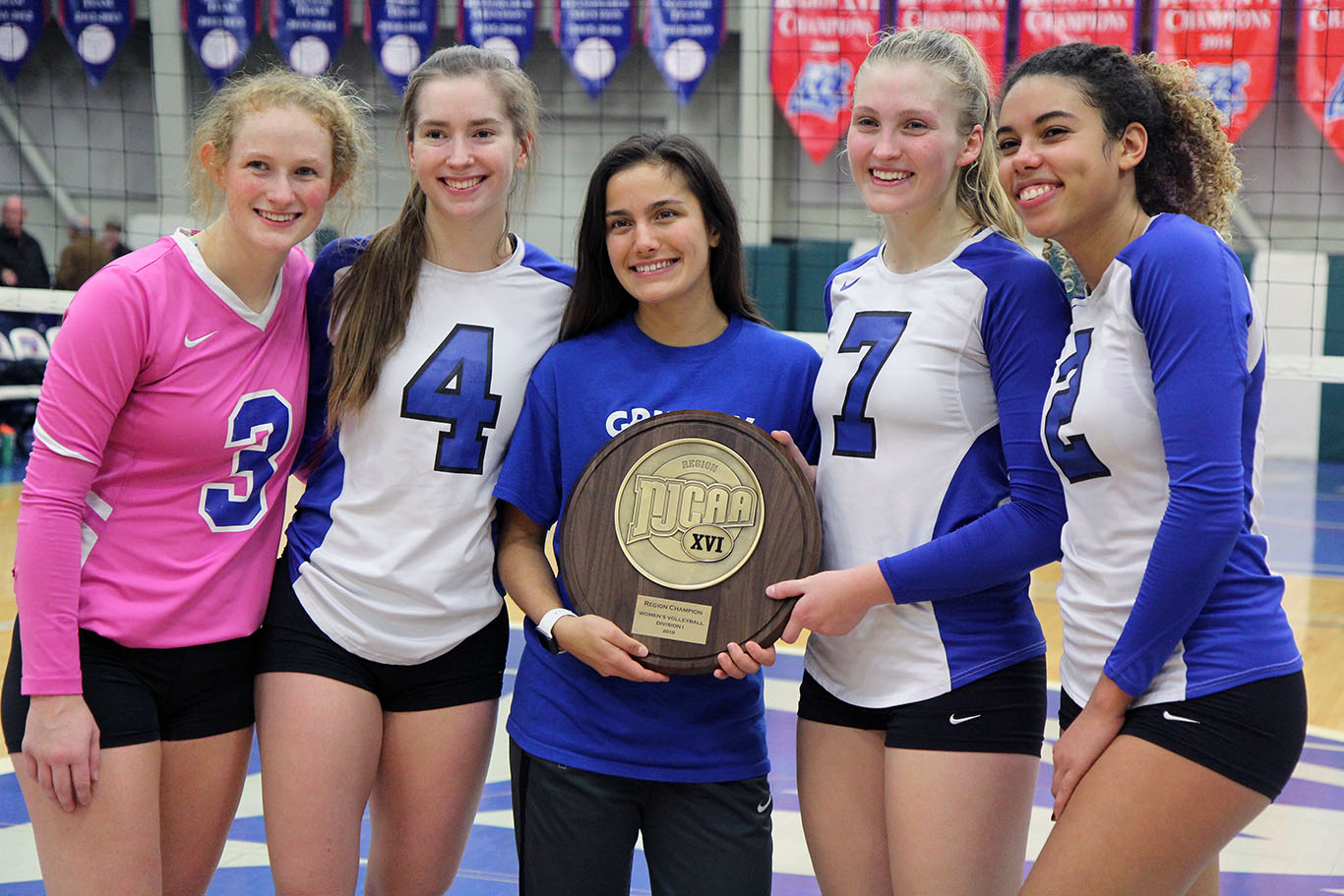 Grizzly sophomores Emily Moore, Kelly Wiedemann, Priscilla Crowell, Julia Dunning and Camilly Cristiny pose with the 2019  Region 16 Championship trophy.